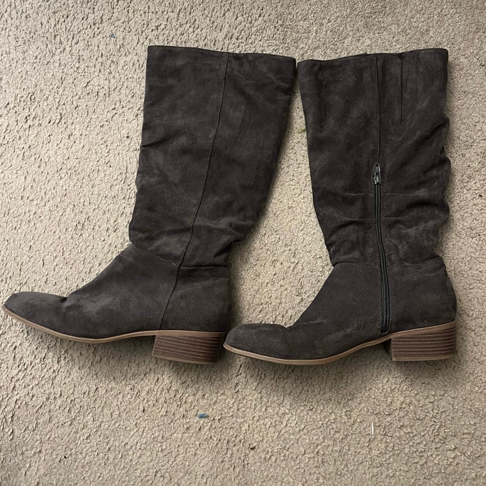 Women’s dark grey vegan suede riding boots in size 11